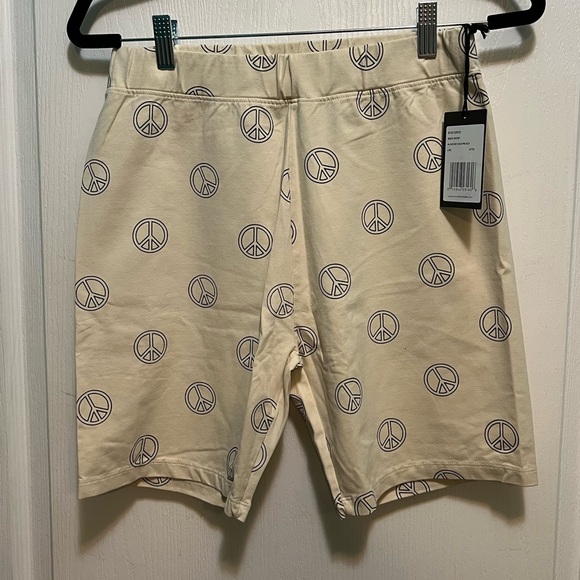Peace Sign Biker Shorts - Picture 2 of 3